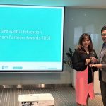Eduzone nhận giải thưởng Best New Agent từ Học viện SIM Singapore Eduzone nhận giải thưởng Best New Agent từ Học viện SIM Singapore